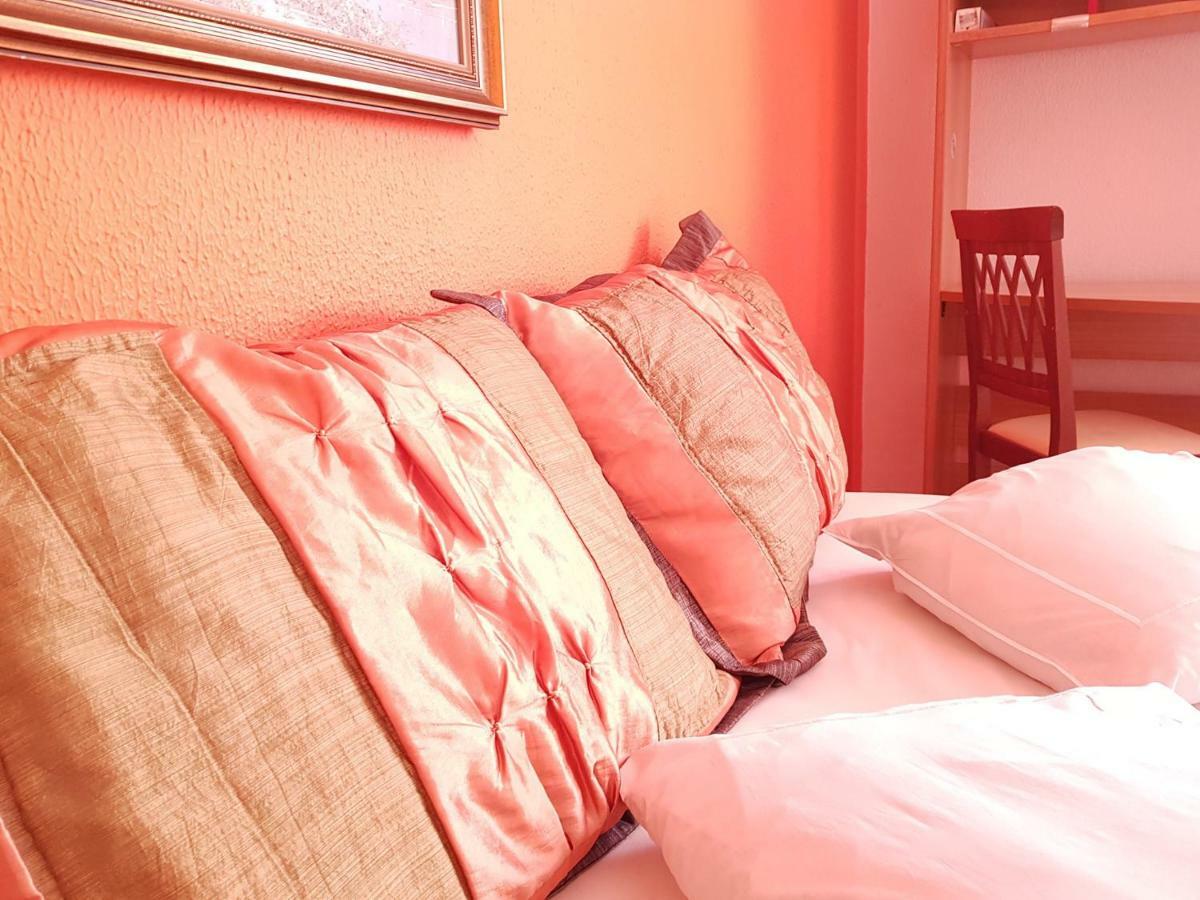 Villa Blue. Two Storey House, 100 Meters From Sea Rafina  Bagian luar foto
