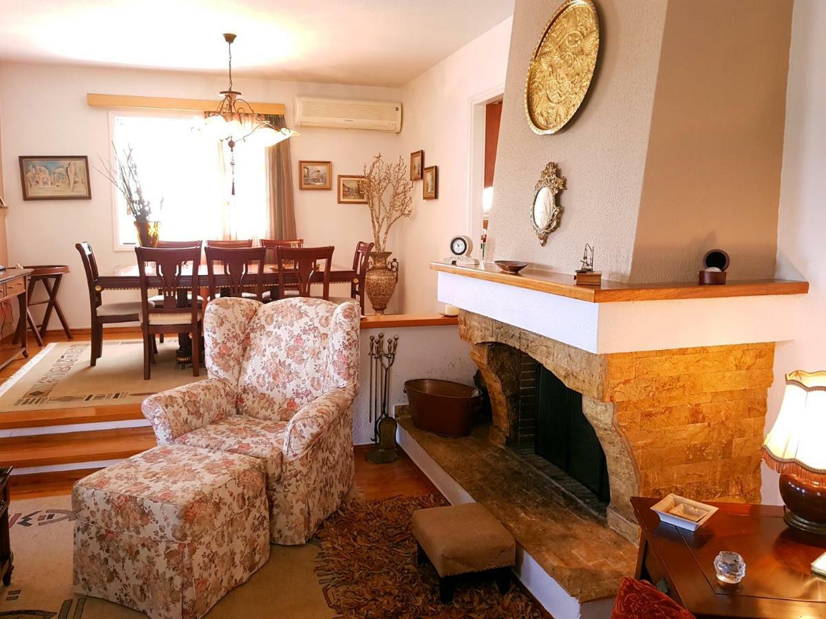 Villa Blue. Two Storey House, 100 Meters From Sea Rafina  Bagian luar foto